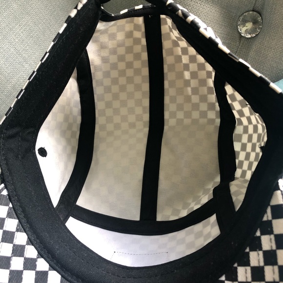 Vans - Picture 2 of 3